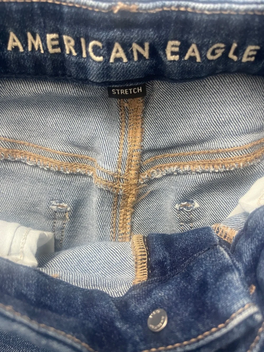 American Eagle outfitters curvy jean mom shorts 8 - Picture 3 of 8